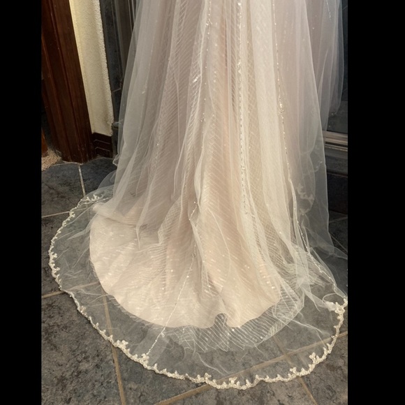 Stunning Hand Beaded Art Deco Wedding Dress (894) - Picture 12 of 16